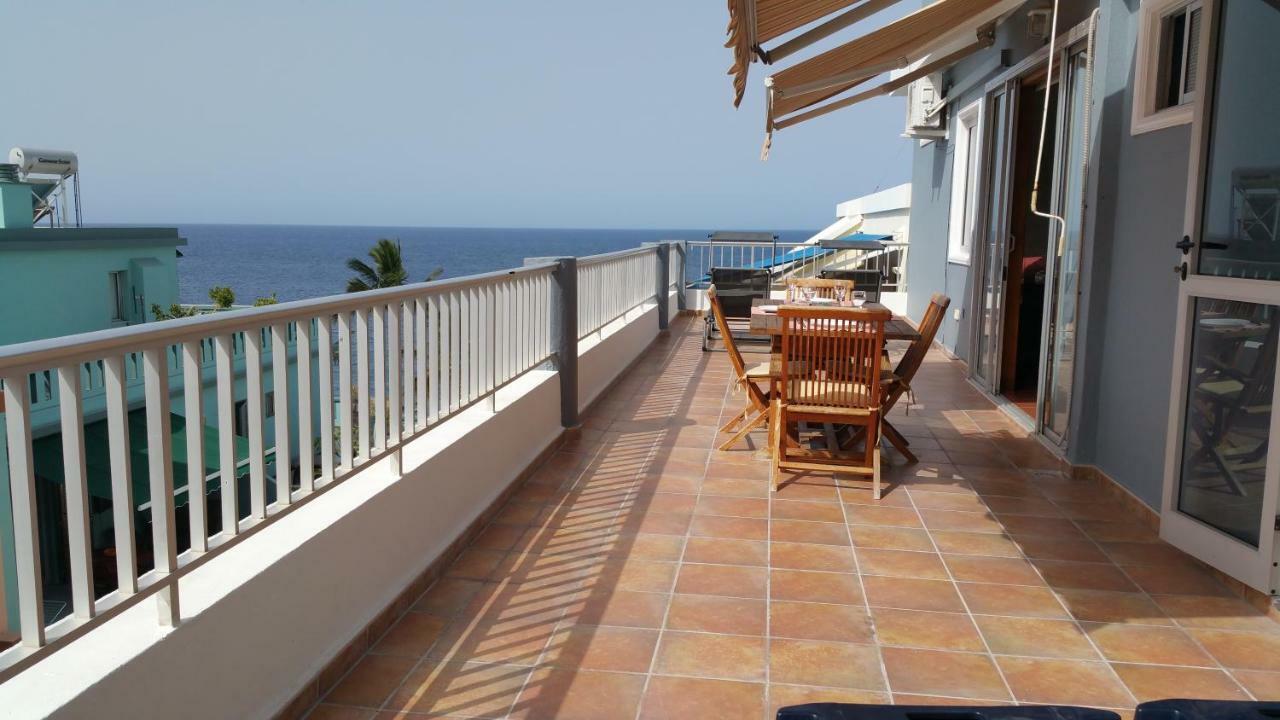 Atico Con Vistas Al Mar Apartment Puerto De Naos Ngoại thất bức ảnh